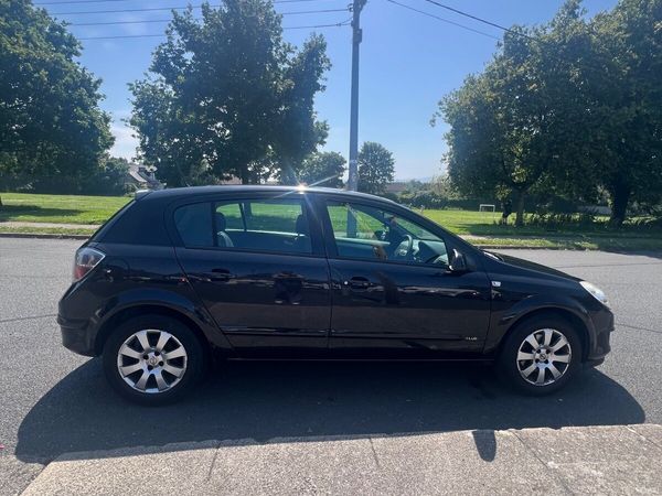 Opel Astra Hatchback, Petrol, 2008, Black