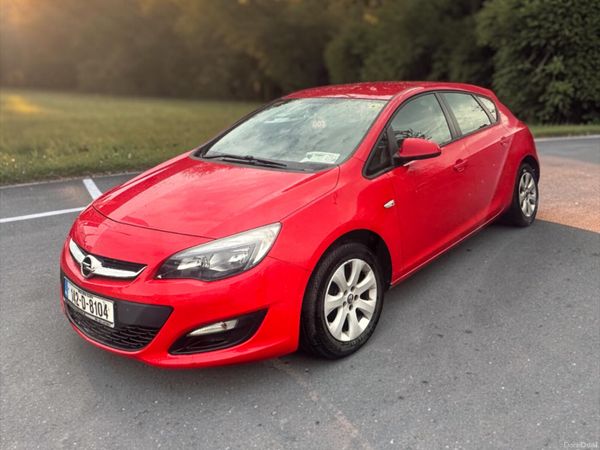Opel Astra MPV, Petrol, 2014, Red
