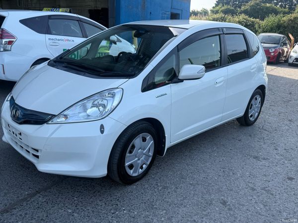 Honda Fit Hatchback, Petrol Hybrid, 2013, White