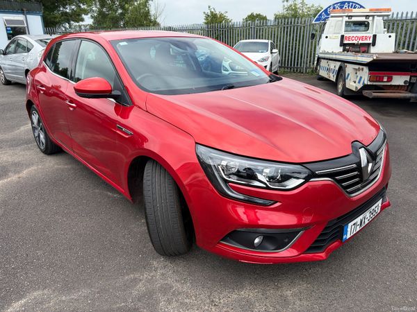 Renault Megane Hatchback, Petrol, 2017, Red