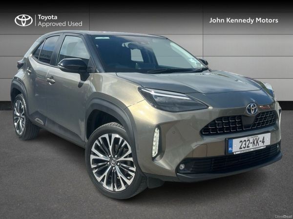 Toyota Yaris Cross Hatchback, Petrol Hybrid, 2023, Green