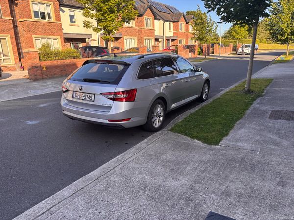 Skoda Superb Estate, Diesel, 2017, Silver