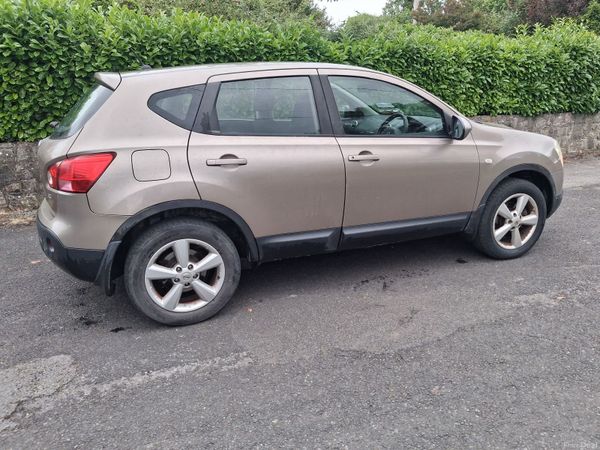 Nissan Qashqai Hatchback, Diesel, 2010, Brown