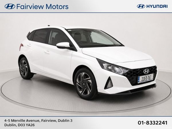 Hyundai i20 Hatchback, Petrol, 2023, White
