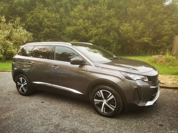 Peugeot 5008 MPV, Diesel, 2023, Grey