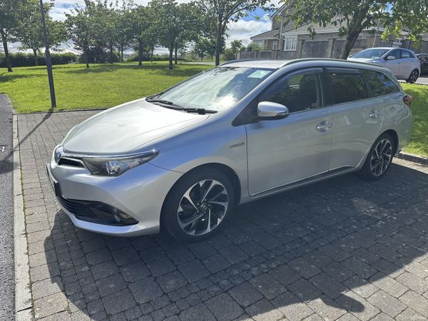 Toyota Auris Estate, Petrol Hybrid, 2017, Silver