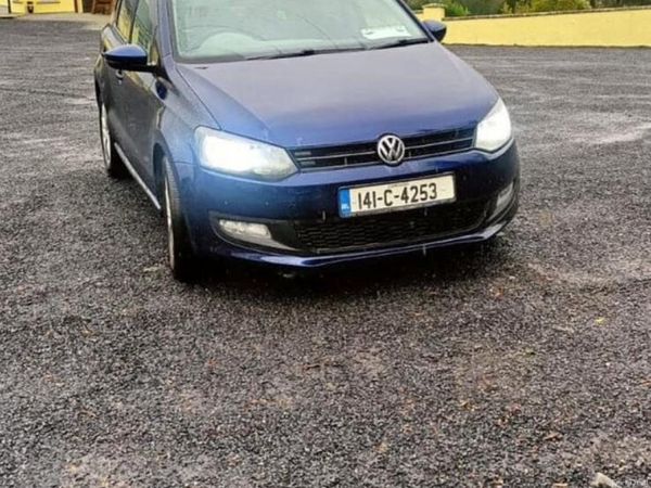 Volkswagen Polo Hatchback, Petrol, 2014, Blue
