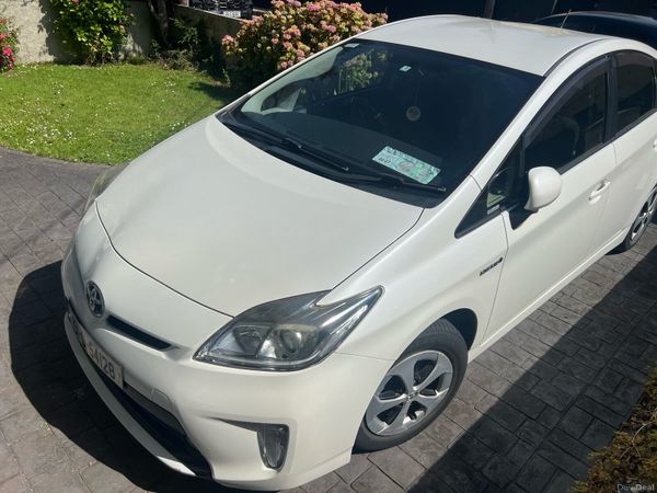 Toyota Prius Hatchback, Petrol Hybrid, 2015, White
