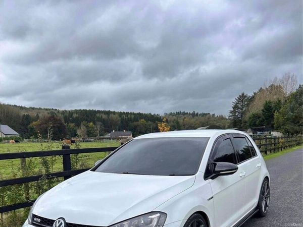 Volkswagen Golf Hatchback, Diesel, 2017, White