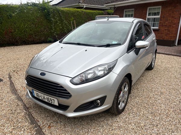 Ford Fiesta Hatchback, Petrol, 2016, Silver