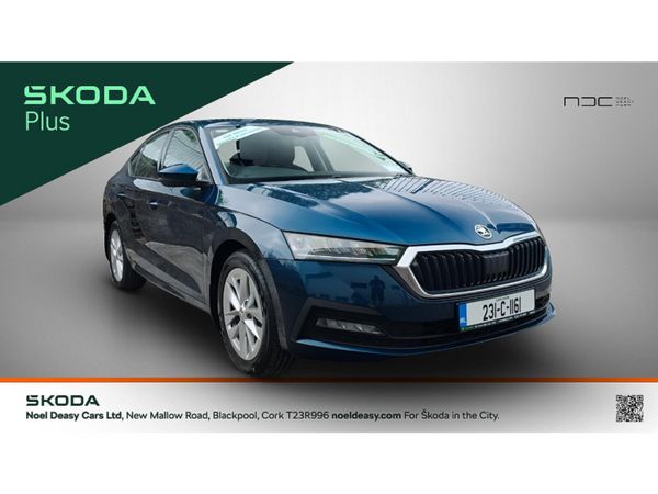 Skoda Octavia Hatchback, Petrol, 2023, Blue