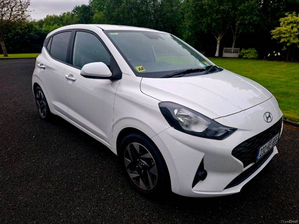 Hyundai i10 Hatchback, Petrol, 2023, White