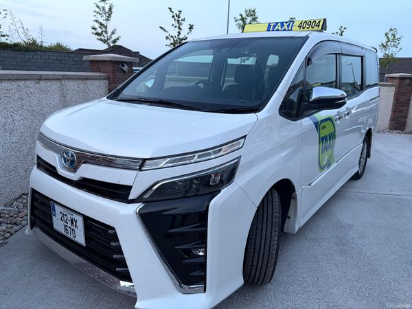 Toyota Voxy MPV, Petrol Hybrid, 2021, White
