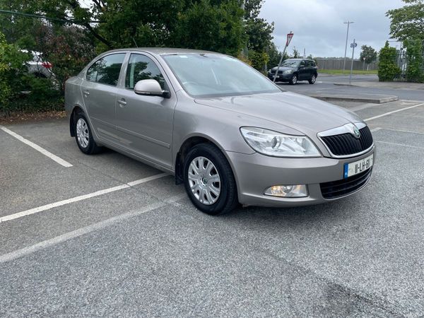 Skoda Octavia Hatchback, Diesel, 2011, Beige