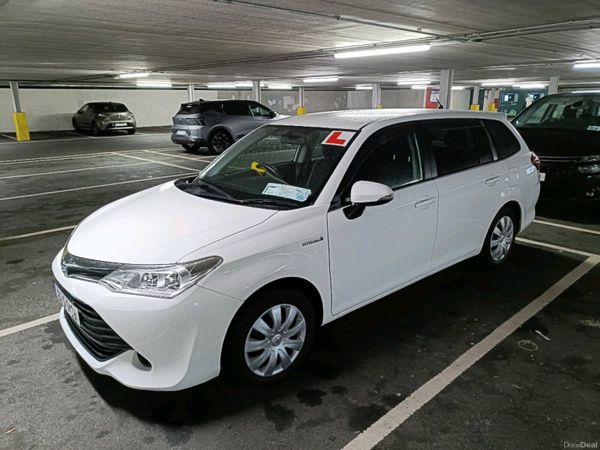 Toyota Corolla Estate, Petrol Hybrid, 2016, White