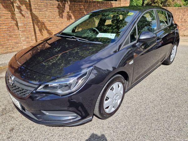 Opel Astra Hatchback, Diesel, 2016, Black