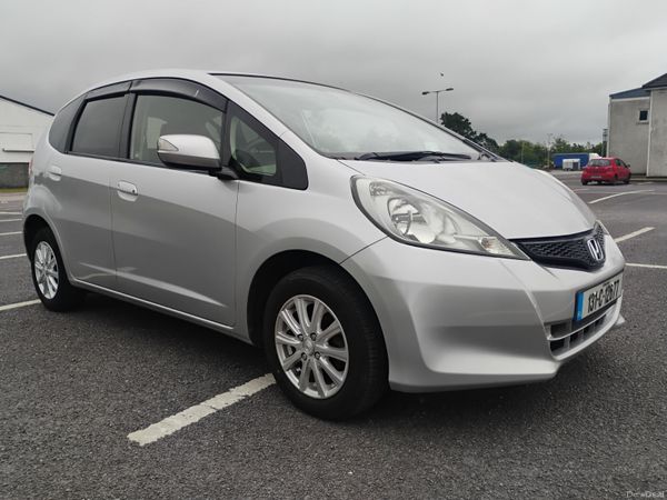 Honda Fit Hatchback, Petrol, 2013, Silver
