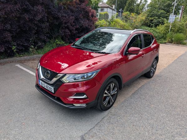 Nissan Qashqai Hatchback, Diesel, 2018, Red