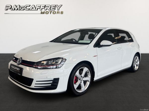 Volkswagen Golf Hatchback, Petrol, 2016, White
