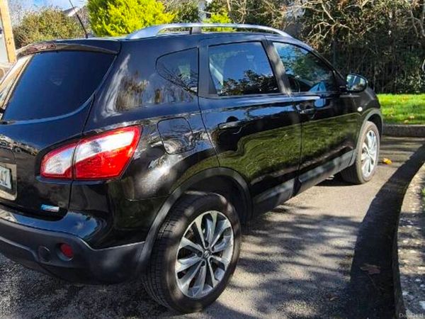 Nissan Qashqai Hatchback, Diesel, 2012, Black