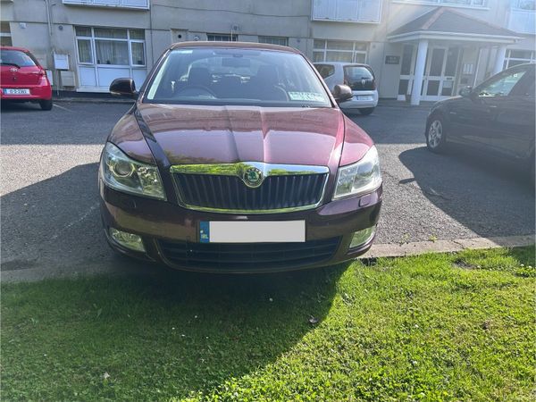 Skoda Octavia Hatchback, Petrol, 2012, Purple