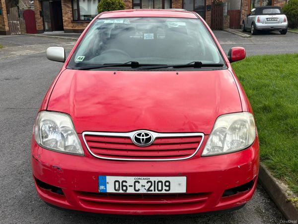 Toyota Corolla Saloon, Petrol, 2006, Red
