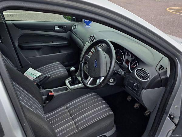 Ford Focus Hatchback, Diesel, 2009, Silver