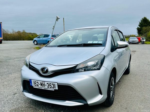 Toyota Vitz Hatchback, Petrol, 2015, Silver