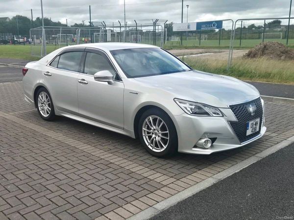 Toyota Crown Saloon, Petrol Hybrid, 2013, Silver