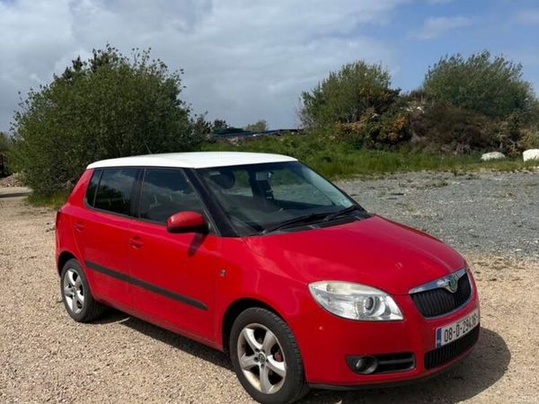 Skoda Fabia Hatchback, Petrol, 2008, Red