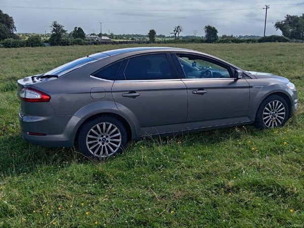 Ford Mondeo Hatchback, Diesel, 2013, Brown