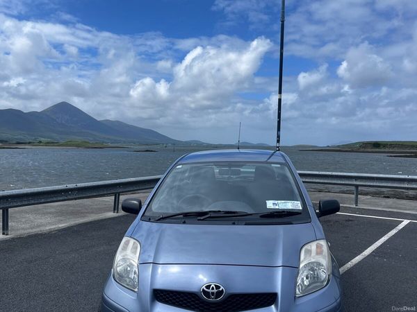 Toyota Yaris Hatchback, Petrol, 2010, Blue