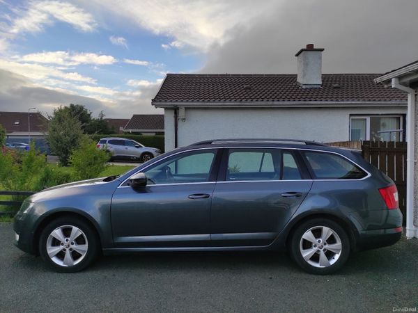 Skoda Octavia Estate, Diesel, 2016, Grey