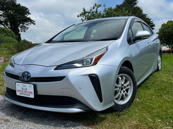 Toyota Prius Saloon, Petrol Hybrid, 2021, Silver