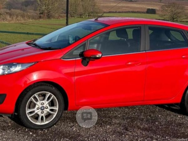 Ford Fiesta Hatchback, Petrol, 2014, Red
