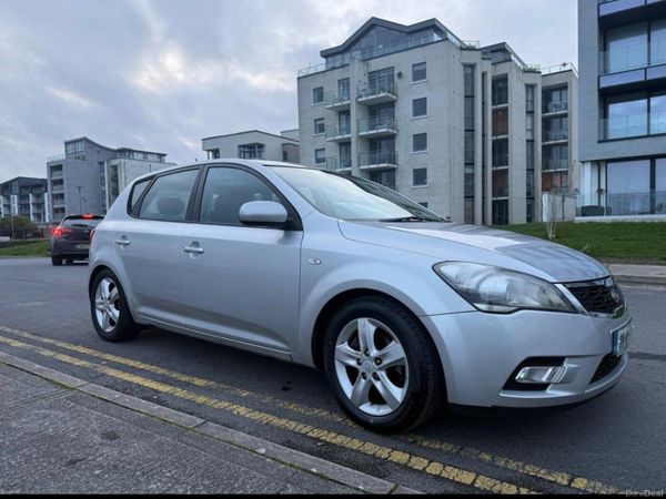 Kia Ceed Hatchback, Diesel, 2009, Silver