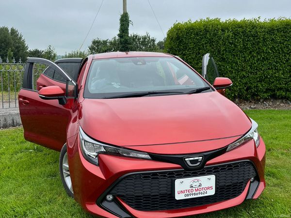 Toyota Corolla Hatchback, Petrol, 2018, Red