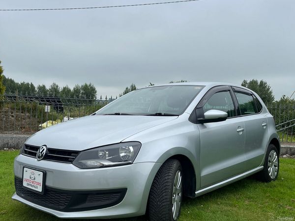 Volkswagen Polo Hatchback, Petrol, 2013, Silver