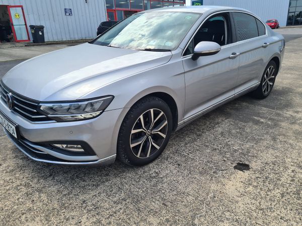 Volkswagen Passat Saloon, Diesel, 2022, Grey