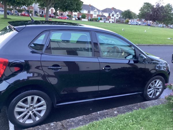 Volkswagen Polo Hatchback, Petrol, 2013, Black