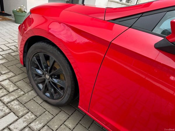 SEAT Leon Hatchback, Petrol, 2017, Red