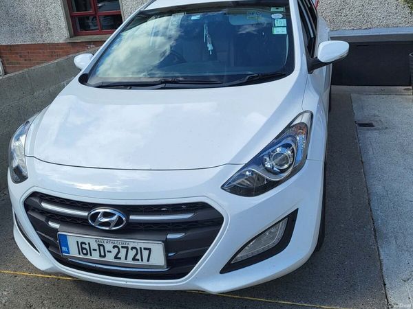 Hyundai i30 Estate/Jeep, Diesel, 2016, White