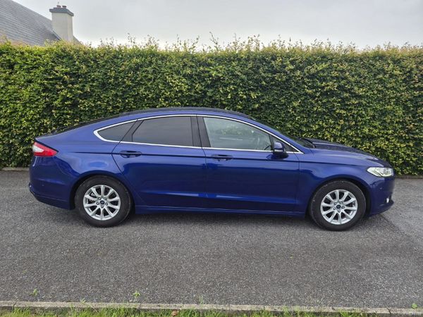 Ford Mondeo Hatchback, Diesel, 2017, Blue