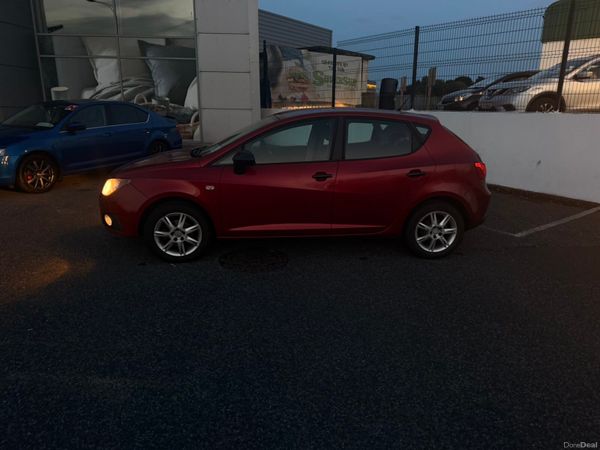 SEAT Ibiza MPV, Petrol, 2012, Red