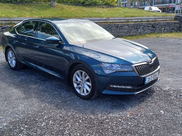 Skoda Superb Saloon, Diesel, 2021, Blue