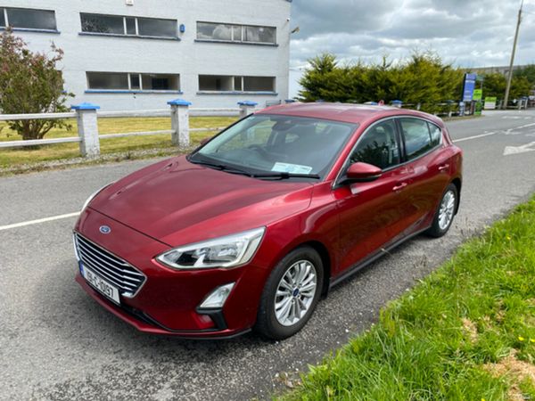 Ford Focus Hatchback, Diesel, 2019, Red