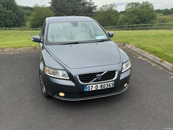 Volvo S40 Saloon, Diesel, 2007, Grey