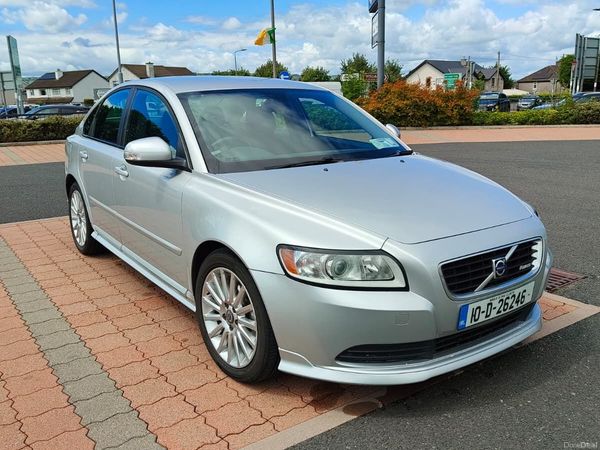 Volvo S40 Saloon, Diesel, 2010, Silver
