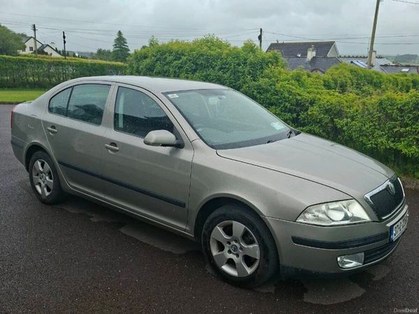 Skoda Octavia Hatchback, Petrol, 2007, Beige