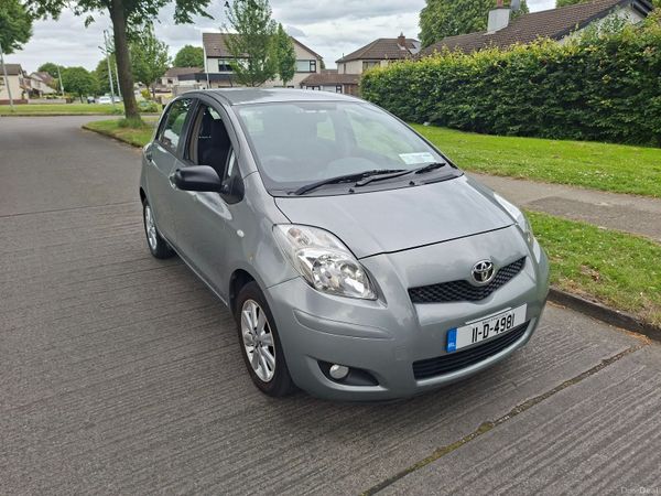 Toyota Yaris Hatchback, Petrol, 2011, Silver